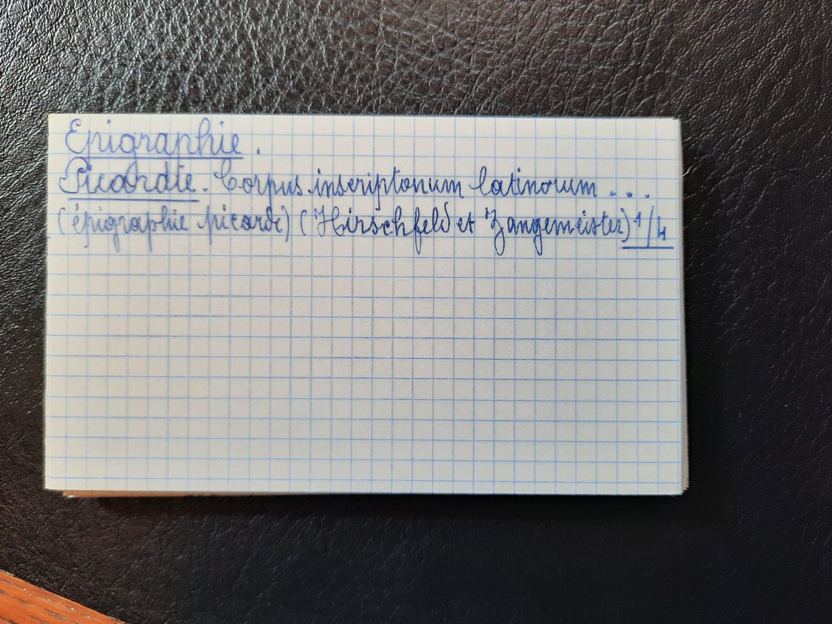 Ce matin, séance de travail en archives et en réserves, sur la trace des inscriptions antiques du Musée de Picardie ! Merci à la Société des antiquaires de Picardie pour son accueil à bras ouverts 🙂
#epigraphy #museedepicardie