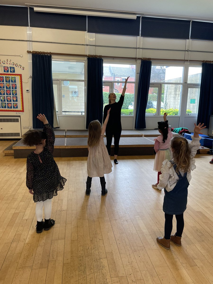 WidcombeInfants's tweet photo. The children have had a great time taking part in dance workshops with @ZestDancer. What a brilliant way to end our arts week! @PalladianTrust https://t.co/4Kt6Z47Edp