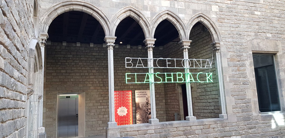 peinadormarta's tweet photo. #BarcelonaFlashback es un recortido por la #historia de #Barcelona contestando a preguntas formuladas en cartelas que recuerdan los bocadiloos de los comics sobre momentos o hechos curiosos que han sucedido en la ciudad a lo largo de los siglos. #MUHBA #MUHBA80 https://t.co/Br4GlaoruK