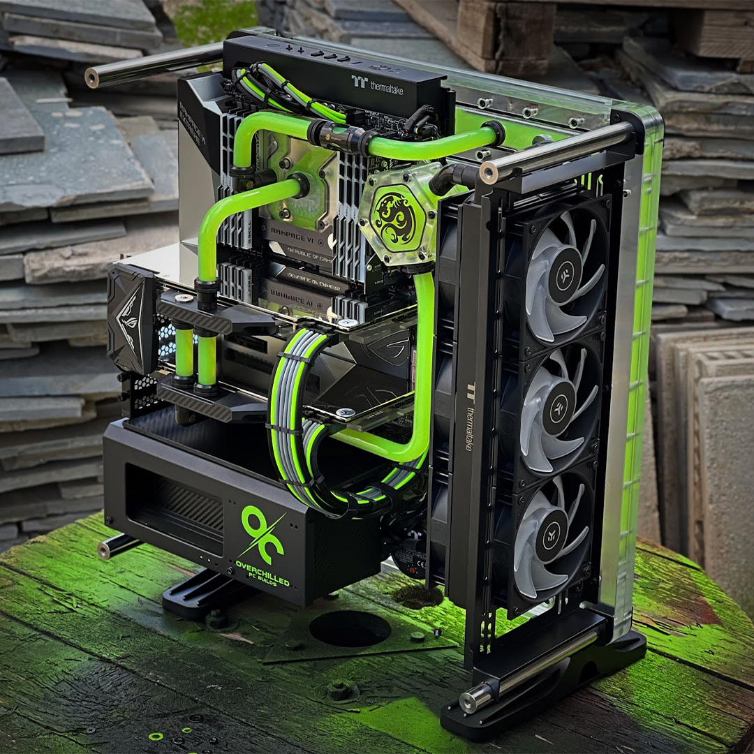 Thermaltake_de's tweet photo. Grün, Grün, Grüner- dieser DistroCase 350P Build von OverChilled PCBuilds 💚
#rgb #rgbsetup #greenpc #custompc #customsetup #watercooling #watercooled #pcmodding #pcmod #diypc #diysetup #pygaming #gaming #pcmr #greenthumb #greenerpc https://t.co/bqnMgUOjOV