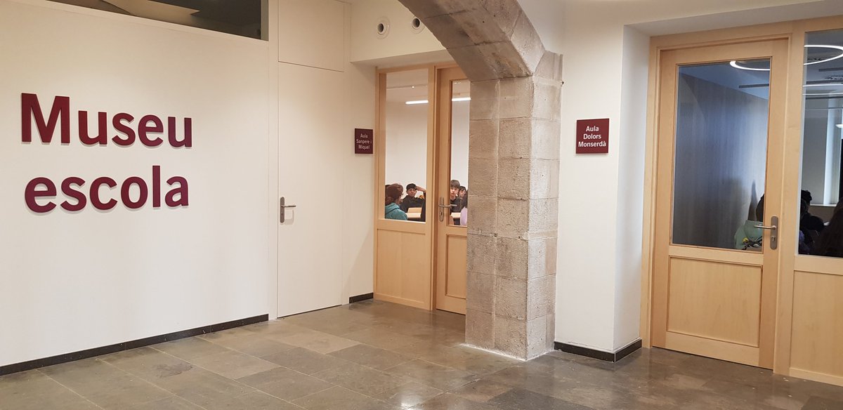 peinadormarta's tweet photo. Al #MUHBA ni ha nous espais: el paseig per la muralla amb vistes a la Via Laietana, #AgoraBarcelona per llegir sobre el museu i explorar la carta històrica de la ciutat, #MuseuEscola aules per visites escolars i un espai de benvinguda per sentir-se com a casa. #MUHBA80 https://t.co/JxLnlcDpLn