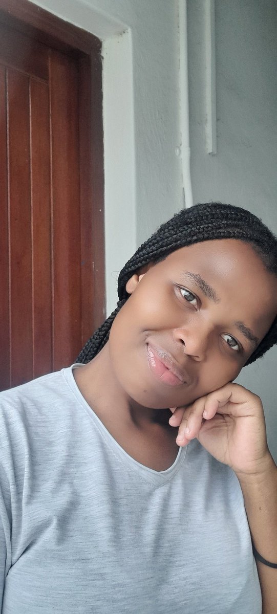 BandileMsikaba's tweet photo. Friday 💫🤍 https://t.co/QlFqH2OD39