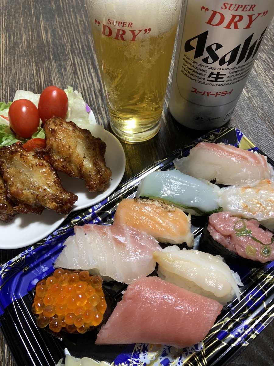 お疲れ金曜日🎶🌙 今夜はお寿司をキメる🍣 炙りチキンも追加で🍗🔥 華金楽しみましょう(*^◯^*)🍻 かんぱーーーい🍻✨🌹