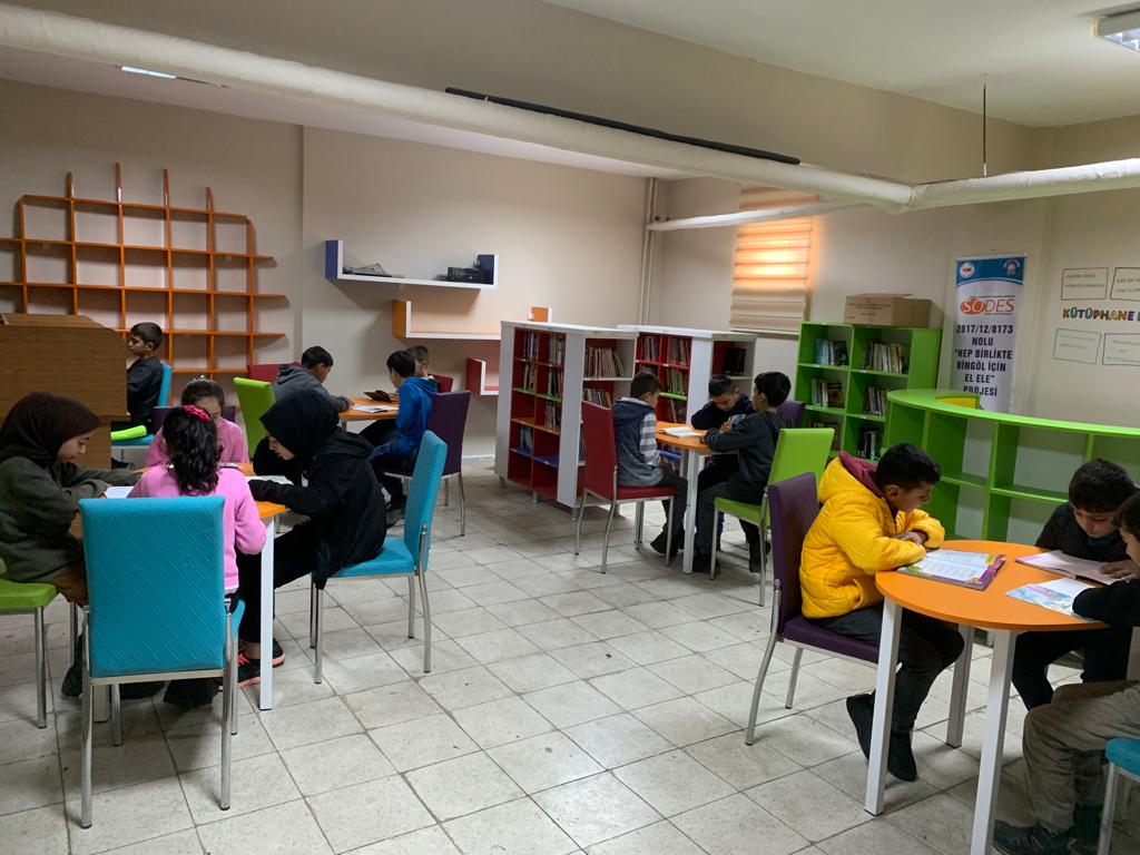 EmtagOrtaokulu's tweet photo. Kütüphaneler haftası kapsamında okulumuzda Kitap Okuma etkinlikleri gerçekleştirildi.
#kütüphanelerhaftası
@bingolmem
@yusuf_tokus
@denizgili https://t.co/mMnZcqfxCf