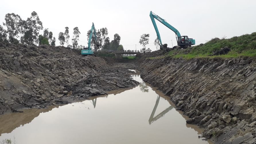 Loktak Development Authority (@lda_manipur) on Twitter photo <a href="/LDA_Manipur/">Loktak Development Authority</a> officials cleaning Kunubi Maril (channel), an important stream flowing into Loktak near Moirang ahead of monsoon season.
The cleaning activity also focused on removal of plastic wastes and other debris along the channel. <a href="/LDA_Manipur/">Loktak Development Authority</a> officials cleaning Kunubi Maril (channel), an important stream flowing into Loktak near Moirang ahead of monsoon season.
The cleaning activity also focused on removal of plastic wastes and other debris along the channel.
