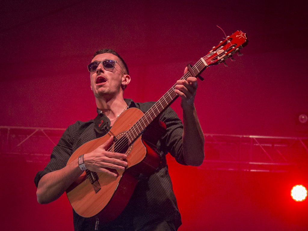 Hatortxurock's tweet photo. #HTX27 📸 Argazki bilduma
🎶 Raimundo El Canastero
.
.
.
#hatortxu #raimundoelcanastero #auzolana #elkartasuna #hatortxurock #musikajaialdia #jaialdia #denaketxera #gertu #etxera https://t.co/NGl74ymQS6