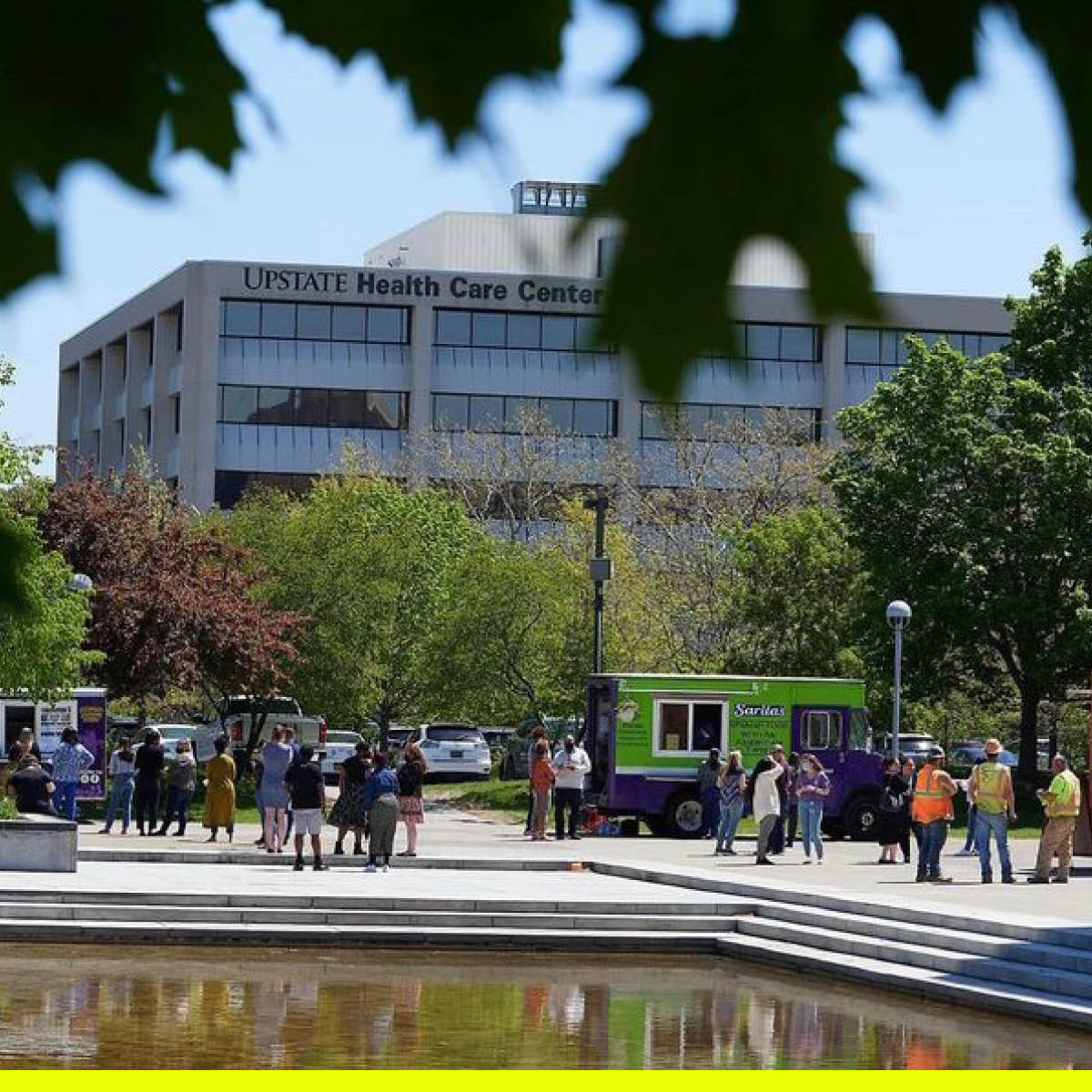 🍕Food Truck Fridays are back #AtTheE! Enjoy your lunch on the plaza from 11am-2pm every Friday through August 15th from a variety of delicious food trucks. Visit streetfoodfinder.com/eversonmuseum to order ahead from select trucks. Done in partnership with @syrfoodtrucks.
