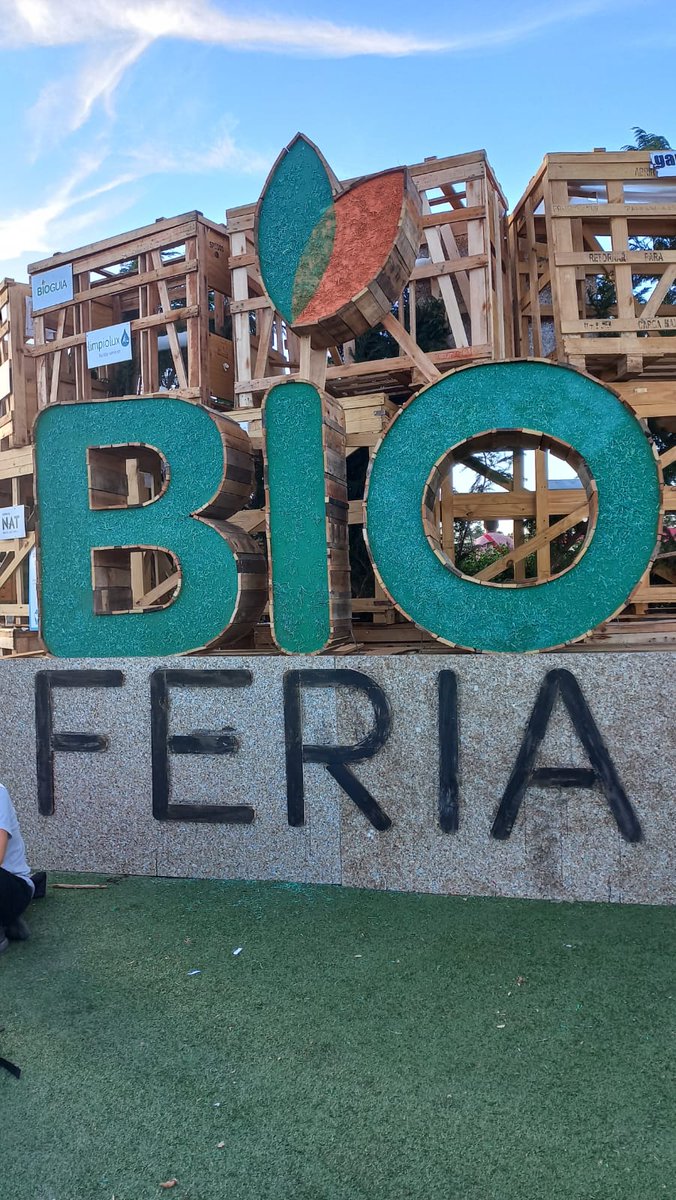 Pinta_Evento's tweet photo. ¡Comenzó la #Bioferia! ♻️🙌

Con charlas, stands, premios y música, la feria propone vincularte y disfrutar de acciones relacionadas a la #sustentabilidad, la #EconomiaCircular, el #ConsumoResponsable y más

📍@HipodromoArgPal
🗓 Del 31/3 al 2/4
👉Entradas https://t.co/e9yQqQDJW4 https://t.co/OSLZlSUbW4