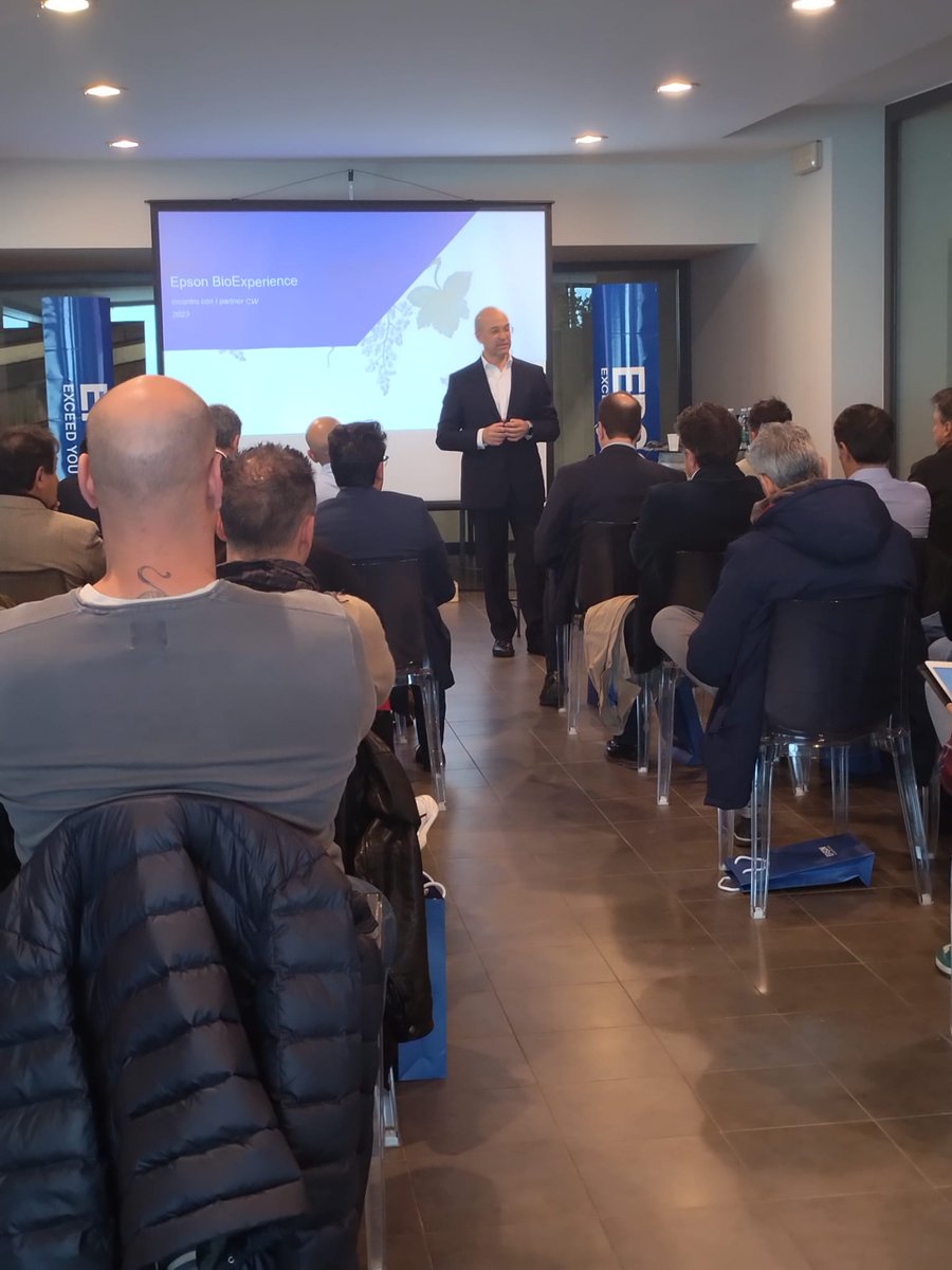 EpsonItalia's tweet image. Oggi ai rivenditori delle nostre ColorWorks, stampanti per etichette a colori on demand, abbiamo offerto una Epson BIO Experience. Grazie alla collaborazione con #ColdirettiBio, abbiamo affrontato le nuove leggi in materia di etichettatura biologica. #EpsonLabels #etichettebio