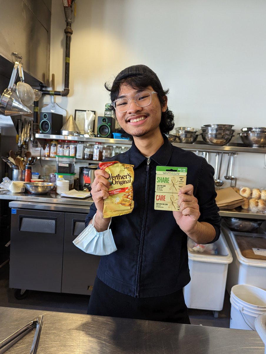 NorWestCFC's tweet image. A huge shout out to Aviel our Volunteer of the month for March.

Thank you very much for all of your hard work and your continued support of the Community Food Centre!

#NorWestCFC #NorWest #JoinUs