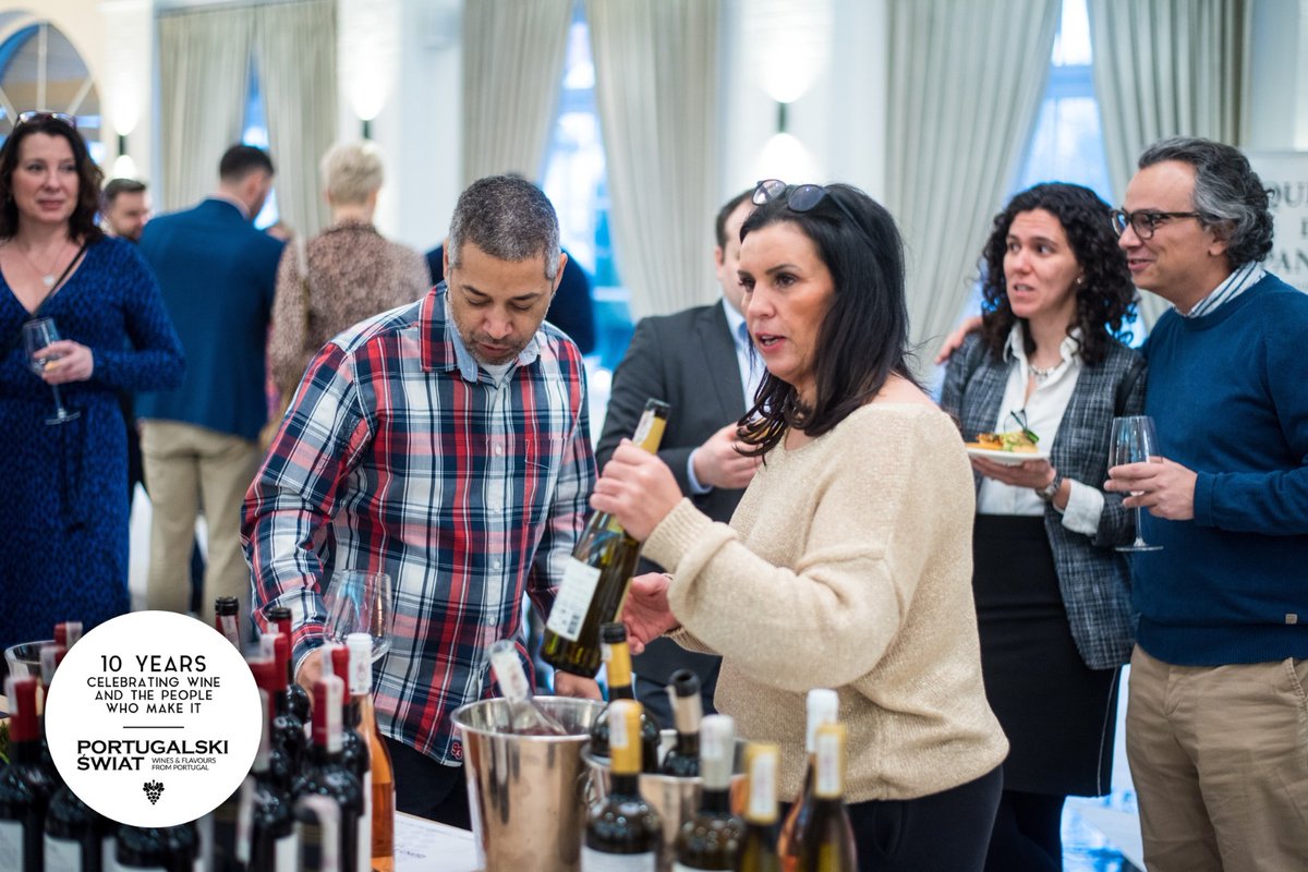 QuintaDePancas's tweet photo. Let's toast together the 10 years of #Portugalskiswiat in Poland! #QuintadePancas is honored to have been part of this celebration and wishes our friends from Portugalski much success and another decade of excellent business. Thanks for the invitation and successful partnership🍷 https://t.co/YtLBjiaHAR