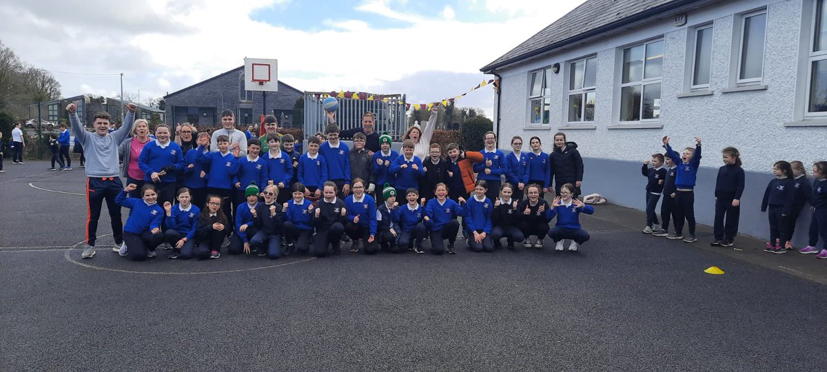 MeathCoaching's tweet photo. great days coaching finished with #gpodamo taking part in @BohermeenNS #wellnessweek2023 finale which saw teacher vs students basketball allstar matches iβll not tell you the score π«£πΆβπ«οΈβΉπΌββοΈ@MeathGAA @meathladiesMLGF @CumannnamBunsco @gaaleinster https://t.co/e0OjBuhEyE