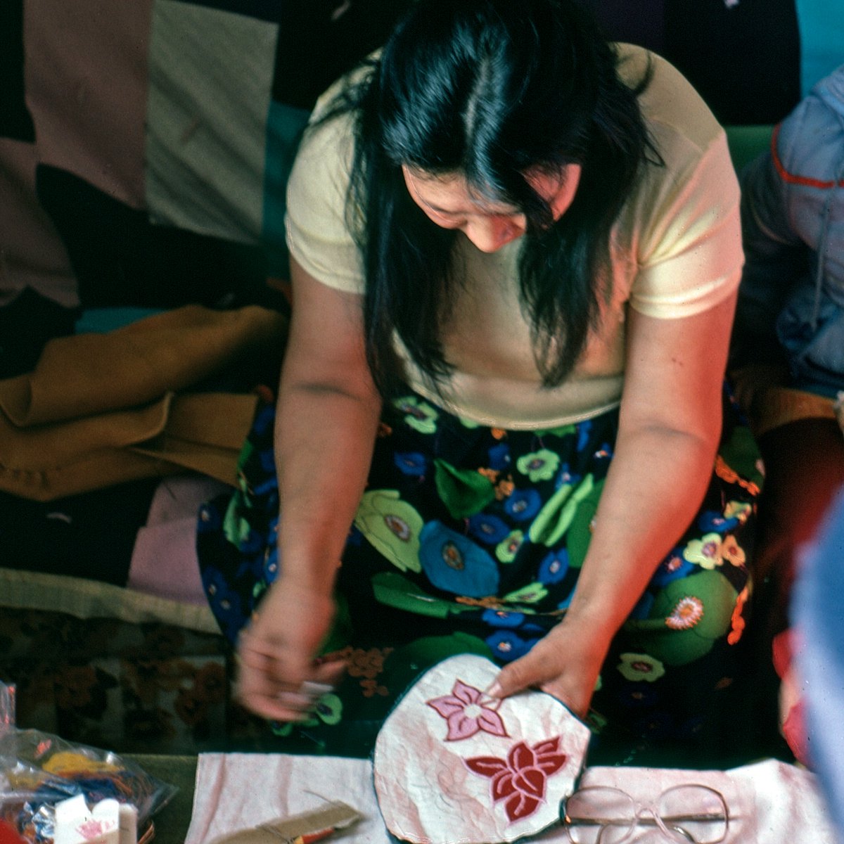 slfnha's tweet image. SLFNHA recognizes National Indigenous Languages Day today, March 31st. This is a day to recognize and celebrate the rich and diverse language across Kiiwetinoong. Remember to Love Your Language l Saa-kih-toon-kitanishinabemowin l ᕊᑭᑐᓐ ᑭᑕᐊᓂᔑᓇᐯᒧᐎᓐ
#indigenouslanguage