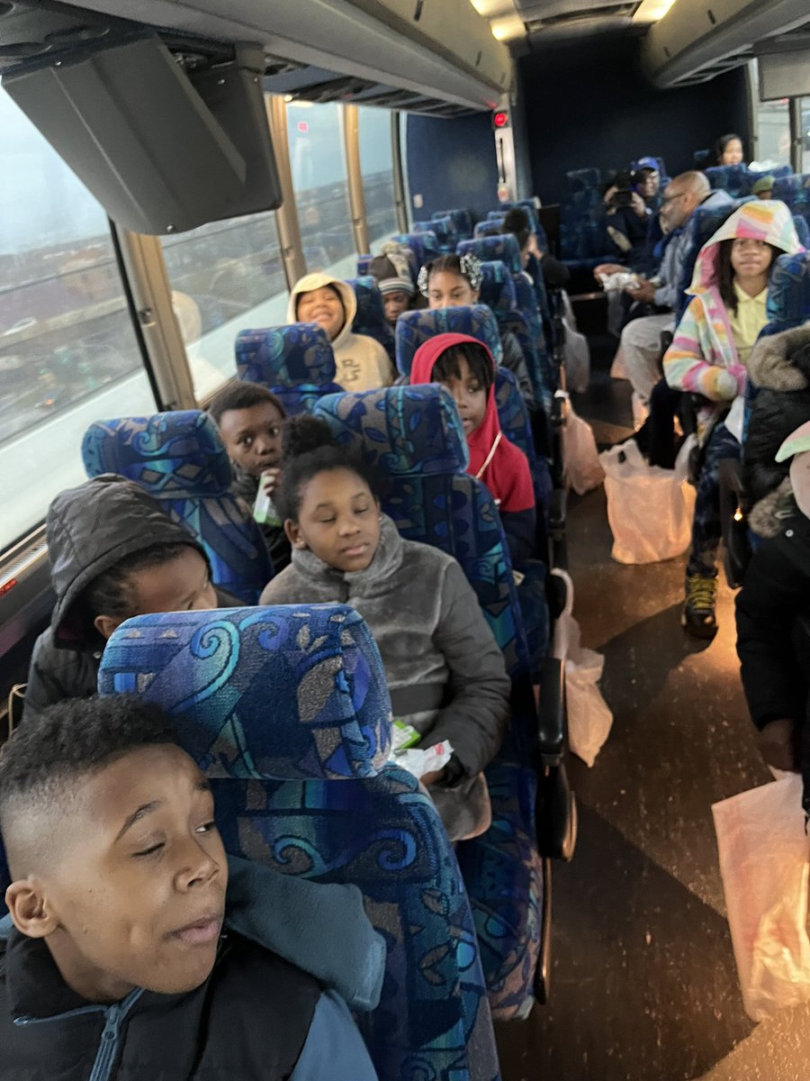 Historic122's tweet photo. The 122 Experience continues as the 3rd grade Eagles took on Ellis Island and the Statue of Liberty! It was many of our scholars first trip to NY! We ferried over from NJ— they are now explorers unpacking immigration (W&amp;W)😎 @BaltCitySchools @KingMark01 @SonjaSantelises https://t.co/mgLB5xAwxn