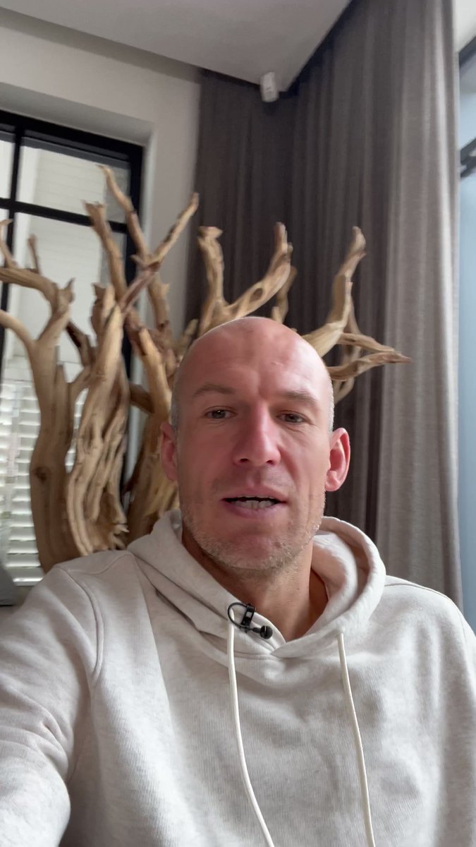 FCBayern's tweet image. 🗣️ Arjen #Robben vor #FCBBVB: „In so einem Spiel musst du angreifen!“

Das ganze Interview mit @ArjenRobben findet ihr hier 👉 fcbayern.com/Twqep

#MiaSanMia #FCBayern