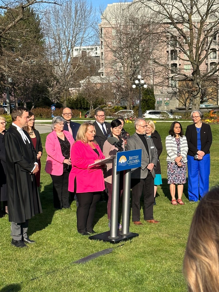 🏳️‍⚧️ QMUNITY with @SChandraHerbert & @mableelmore at the BC Legislature for the raising of the flag in honour of #transdayofvisibility. Read about our 'Going Beyond Trans Visibility' campaign and take action today that impacts the trans community positively qmunity.ca/tdov