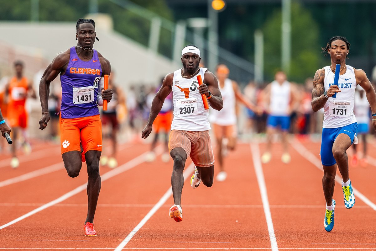 TexasTFXC's tweet photo. Texas Relays |  Men's 4x100 🤘

@DanielGarland92, @nolton_shelvin, @caleb_hulbin &amp; @_marcellusmoore run a 39.80 in their season opener 🤘 https://t.co/9S27kUywDq