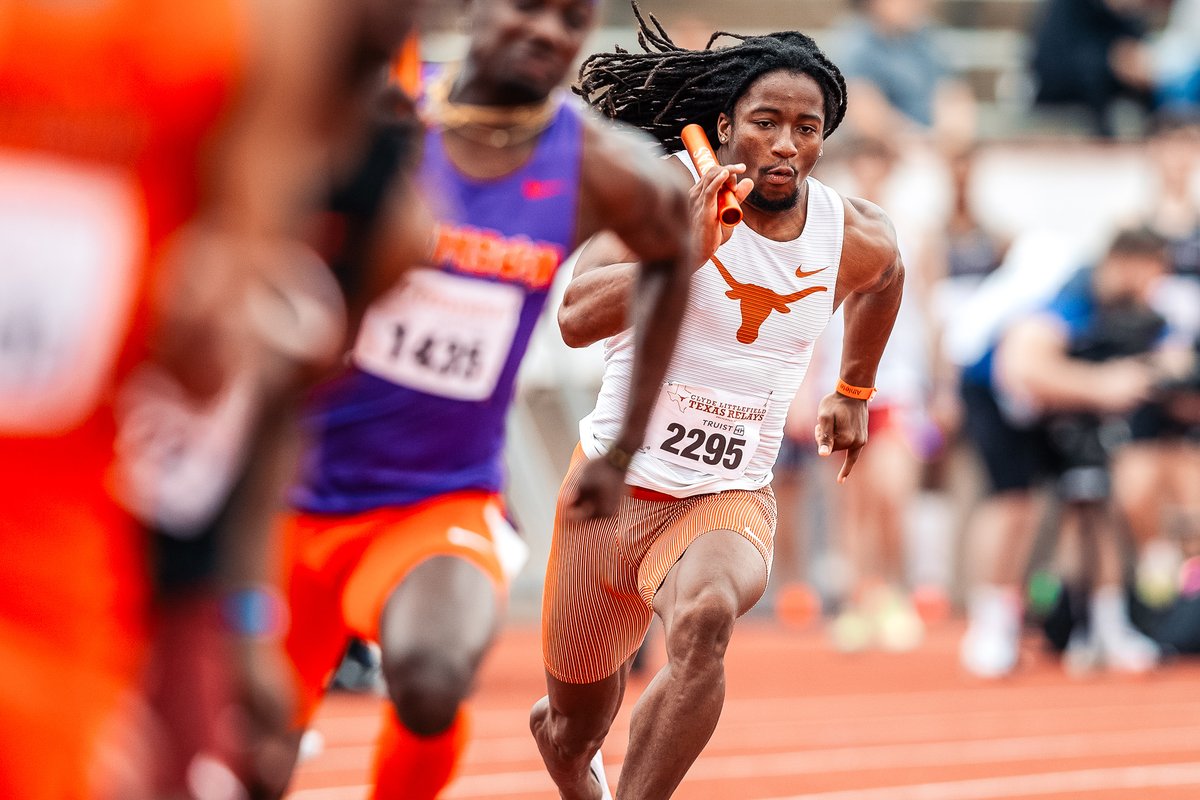 TexasTFXC's tweet photo. Texas Relays |  Men's 4x100 🤘

@DanielGarland92, @nolton_shelvin, @caleb_hulbin &amp; @_marcellusmoore run a 39.80 in their season opener 🤘 https://t.co/9S27kUywDq