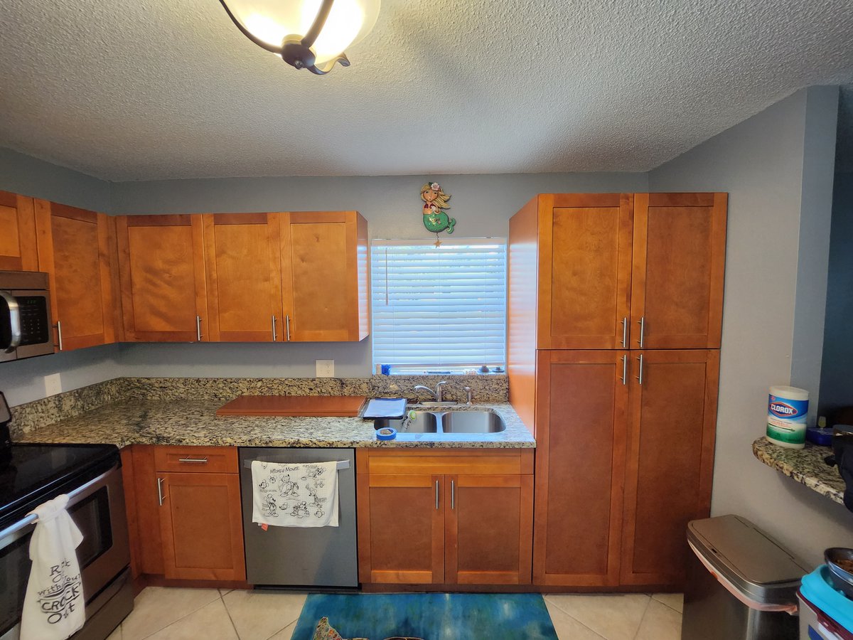 CabinetPaint's tweet photo. Typically, we do not paint the interiors of cabinets. However, we also hate saying "no" and will always seek to make our customers happy :) No matter what we do, we do it to the highest standards of quality because that's. who. we. are! #cabinetpaintingco #tampaFL #beforeandafter https://t.co/cVPi7oDLRA