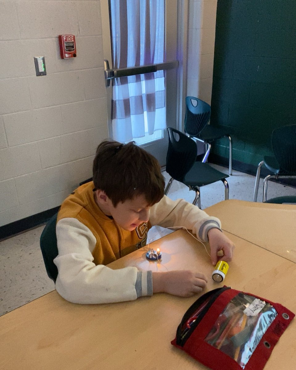 I love to see the kids expressions when they build a circuit and the light bulb 💡 turns on!!!