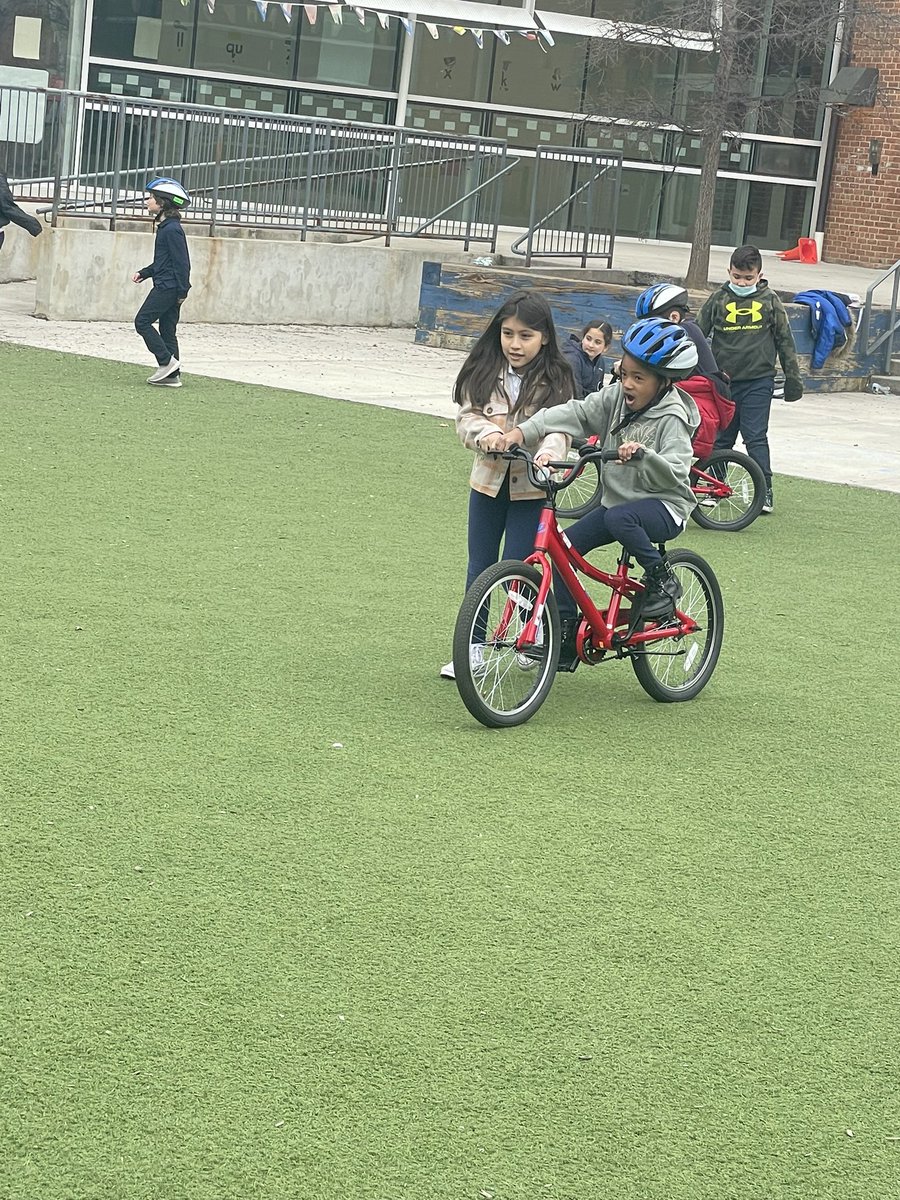 Lots of helping hands at Bike 🚲 practice today! #PhysicalEducation