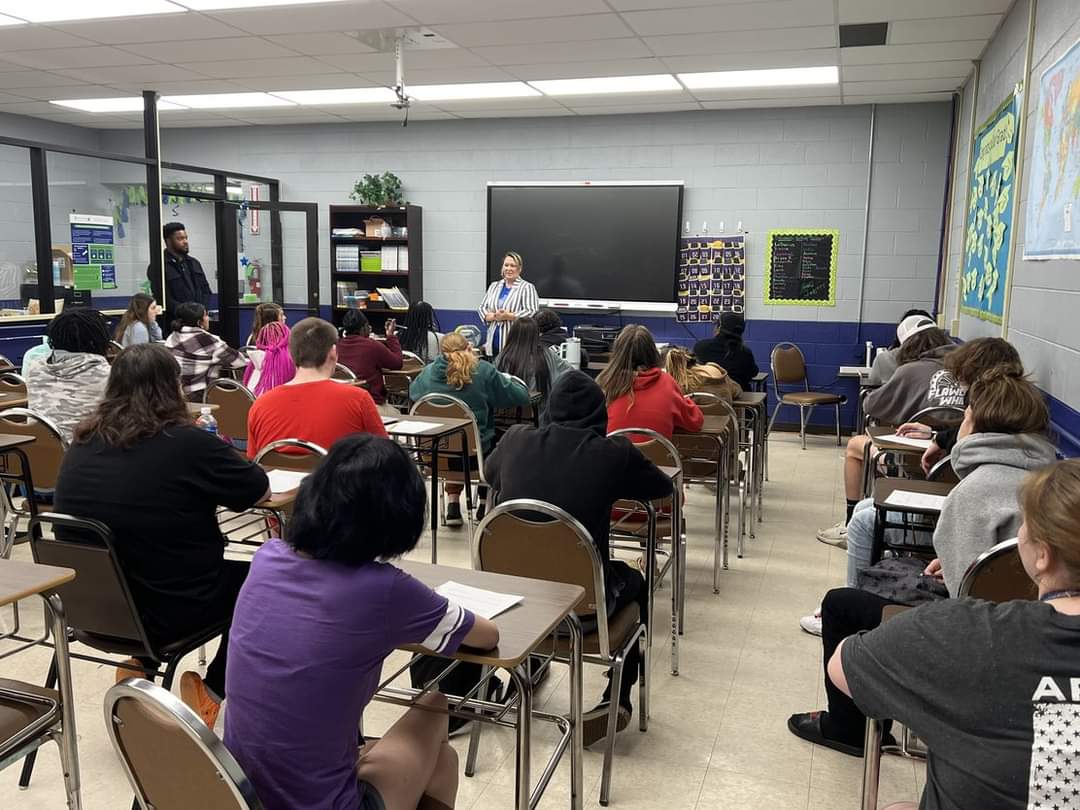LOSFA's tweet photo. LOSFA celebrated #CCWeek2023 at @NTCCgators with their "Love Your Community College" Day.
NTCC Hammond HiSET classes learned that they can be eligible for M.J. Foster funding and take college classes while still earning their HiSET! #LaProspers #YourPathYourWay https://t.co/38SMWNAoil
