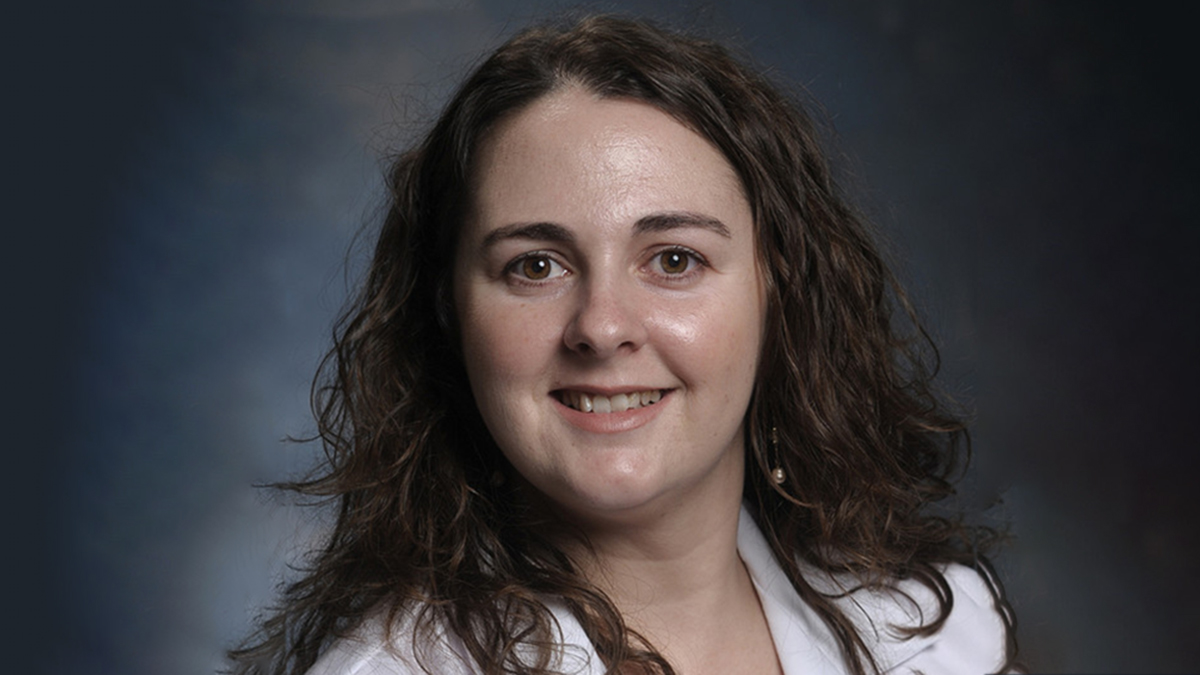 UAB Department of Medicine (@uabdeptmed) on Twitter photo 🤗 And we're back with another 🍱 lunch time podcast.
🍴Grab your fork and your 🎧 headphones & join us as we tune into #UABMedCast episode featuring <a href="/TracyLuckhardt/">Tracy Luckhardt</a>'s discussion of Idiopathic Pulmonary Fibrosis. <a href="/UABPulmonary/">UAB Pulmonary</a> <a href="/uabmedicine/">UAB Medicine</a> loom.ly/uRhSVCk 🤗 And we're back with another 🍱 lunch time podcast.
🍴Grab your fork and your 🎧 headphones & join us as we tune into #UABMedCast episode featuring <a href="/TracyLuckhardt/">Tracy Luckhardt</a>'s discussion of Idiopathic Pulmonary Fibrosis. <a href="/UABPulmonary/">UAB Pulmonary</a> <a href="/uabmedicine/">UAB Medicine</a> loom.ly/uRhSVCk