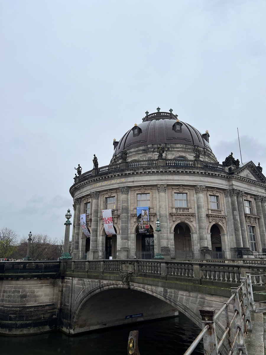roch_julius's tweet image. Das Wetter lässt es ein wenig anklingen, heute verlasse ich das #Bodemuseum und #Münzkabinett_Berlin mit mindestens einem weinenden Auge. Während meines Volontariats kam ich mit vielfältigen Bereichen der Numismatik sowie der Museumsarbeit in Berührung #museumistmehr.