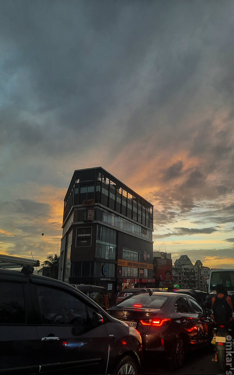 omkarthatte's tweet image. Show us a picture of a sunset shot on your phone!
#sunset #oldpic #Samsung