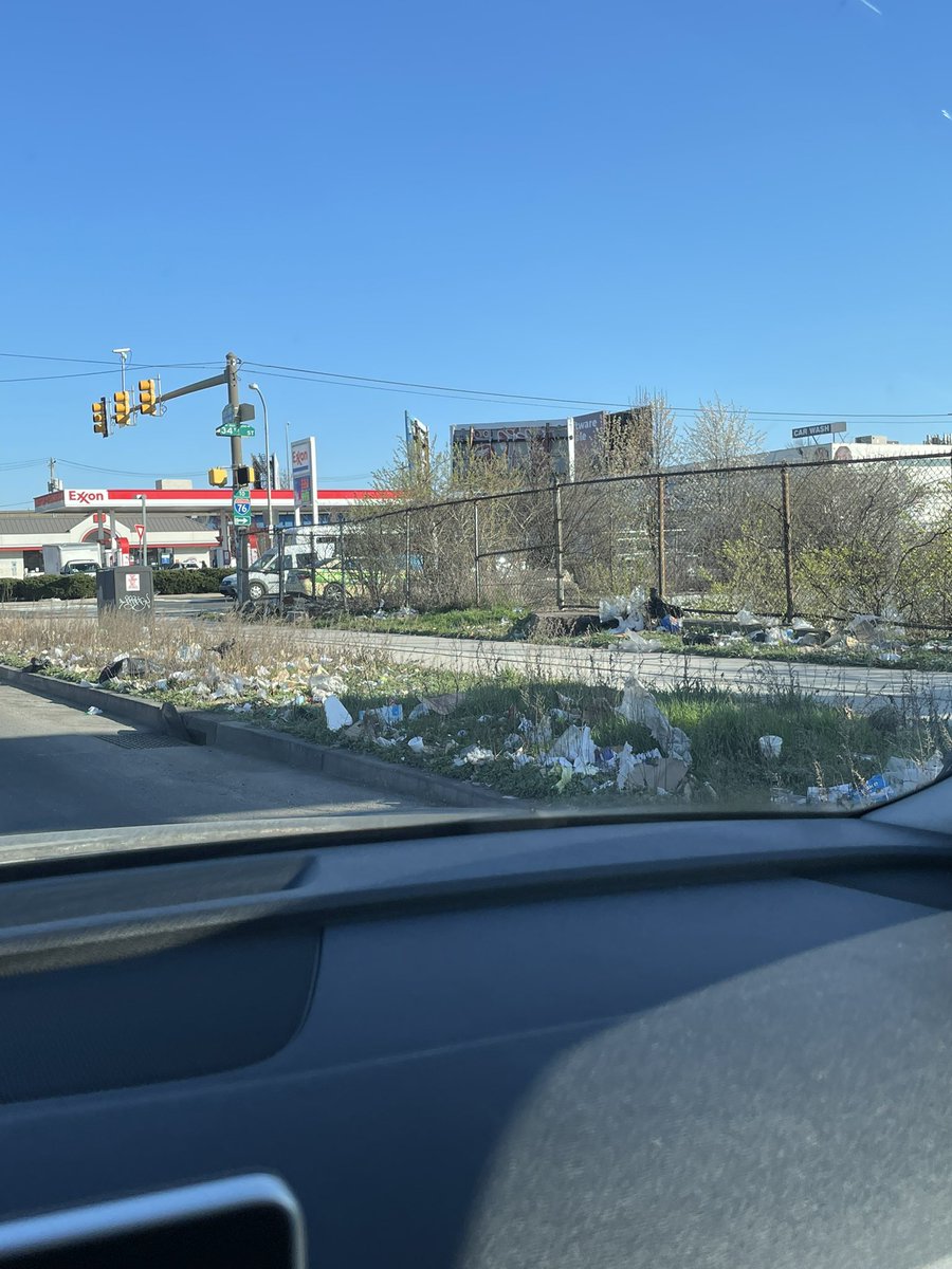 thefightingduck's tweet photo. @YaFavTrashman 34th and grays ferry https://t.co/5tPZgExAVj