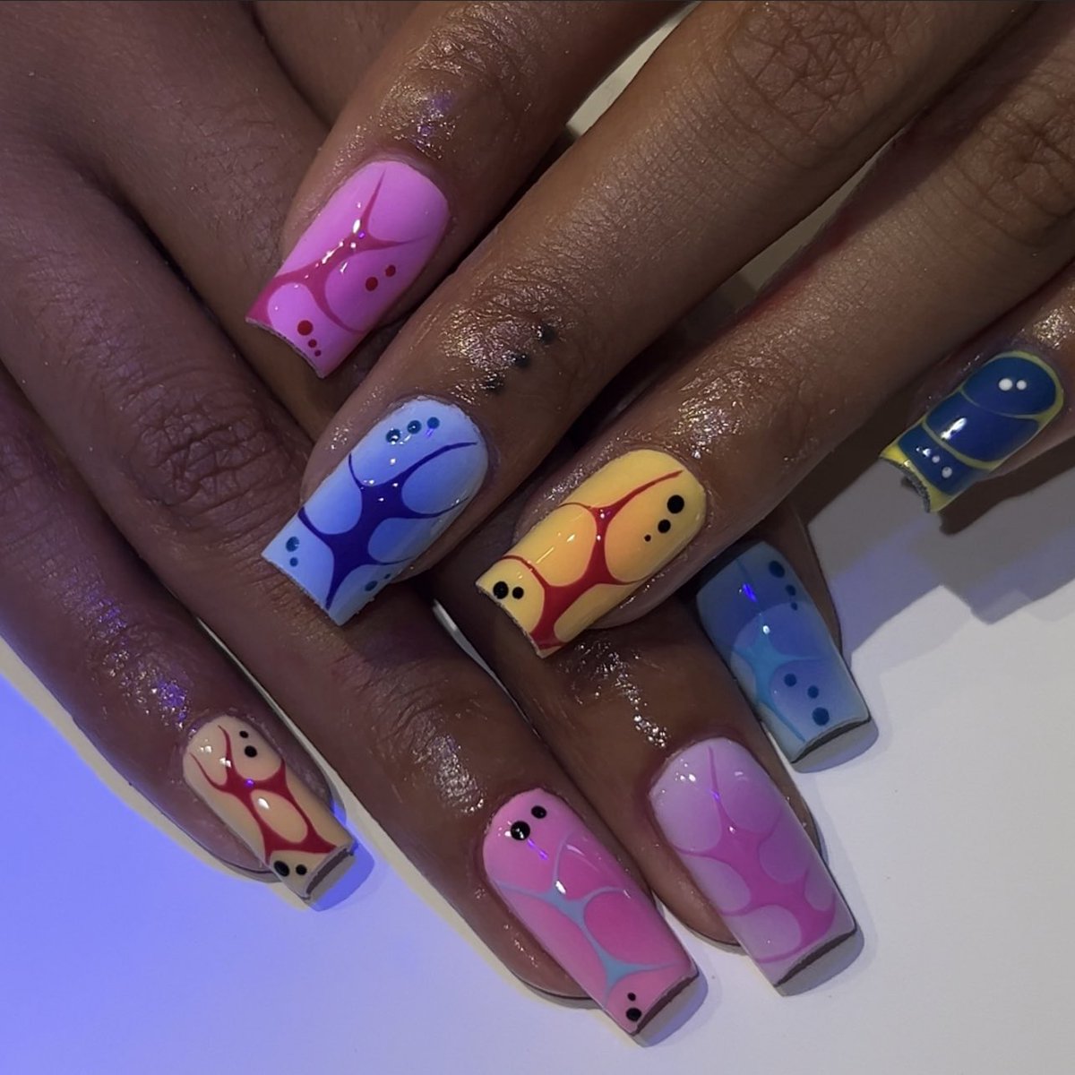 333acp's tweet photo. alien superstar ⭐️✨ @thatbdohernails https://t.co/qjdXt7NqWB