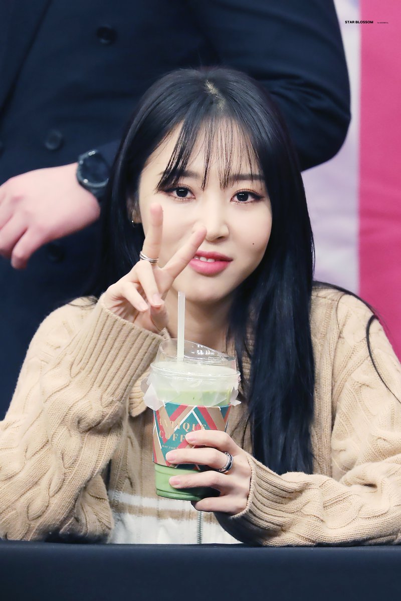 19921222com's tweet photo. 230331 HQ

🔫

#마마무 #문별 #MAMAMOO #MOONBYUL https://t.co/jsoxz55UDb