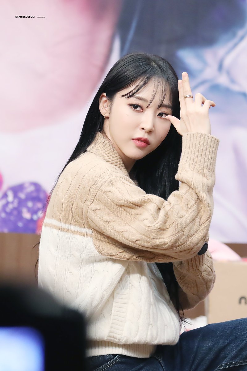 19921222com's tweet photo. 230331 HQ

🔫

#마마무 #문별 #MAMAMOO #MOONBYUL https://t.co/jsoxz55UDb