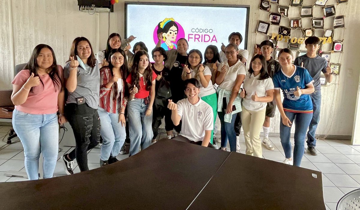 CodigoFrida's tweet photo. Participantes de la temporada 2023, ¡qué emoción! Dimos inicio con la isla mono🐒 y definimos nuestro ODS. Gracias a la @udg_oficial porque a través de la preparatoria de Tuxpan, las y los chicos desarrollarán competencias en las áreas STEM.🫰🏼 #CodeandoConFrida https://t.co/DsyFkI3oT5