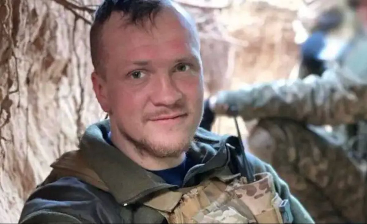 KnabeSanny's tweet photo. 🕯️Der 4 Fache Kickbox- Weltmeister #Merinov gab sein Leben für die #Ukraine, er zog am 1.Tag der ru Invasion in den Krieg.Bei einem der Kämpfe erlitt er eine Schusswunde am Bein & kehrte nach seiner Genesung an die Front zurück,um🇺🇦bis zu seinem letzten Atemzug zu verteidigen. https://t.co/b0kosJChCC