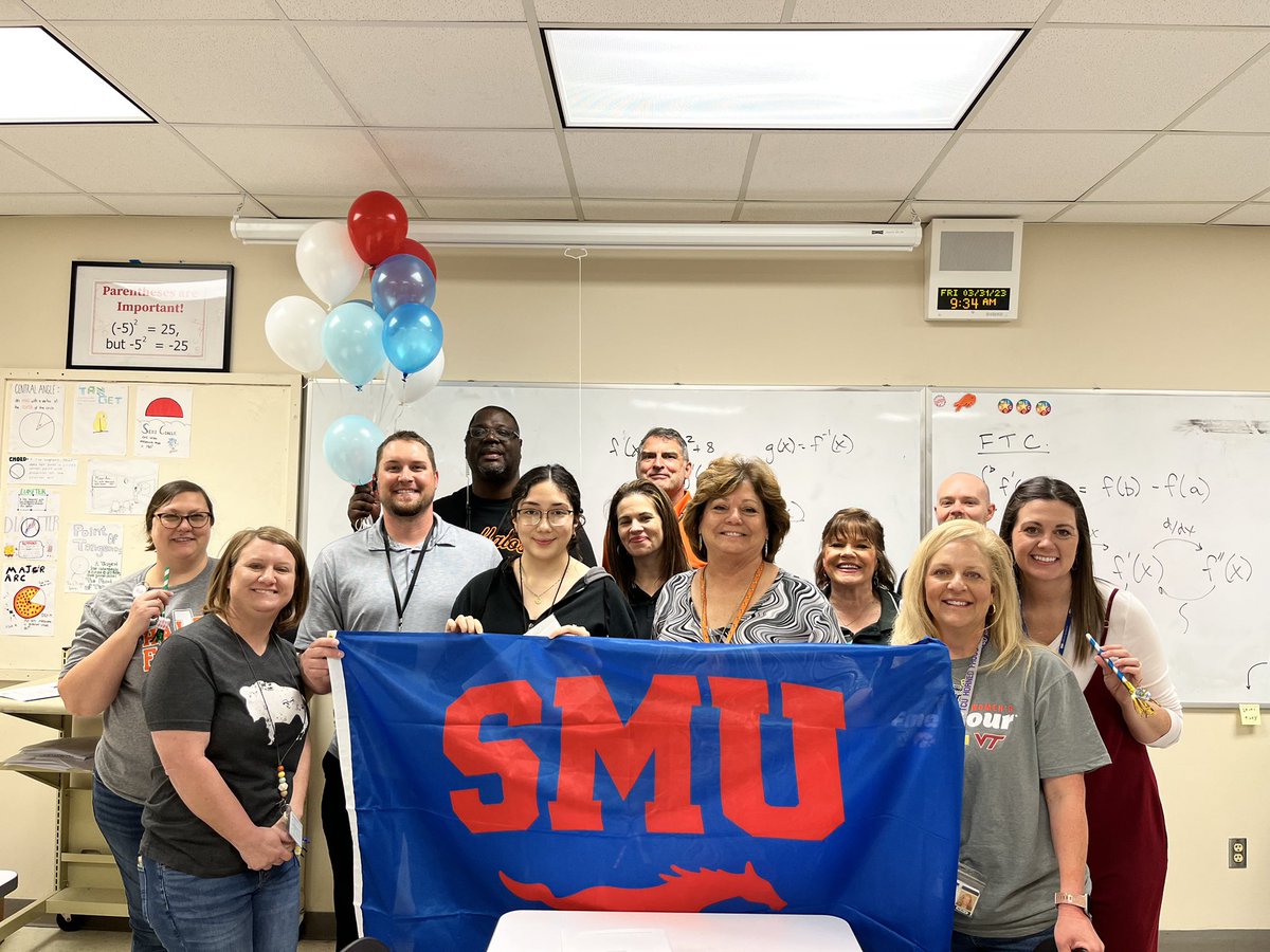 HaltomAVIDBuffs's tweet photo. It’s Fri-YAY BUFF nation and we are starting our Senior Celebrations 🧡🦬🤘🏻CONGRATULATIONS ON YOUR FULL RIDE TO SMU #buffProud https://t.co/6CAPcffazv