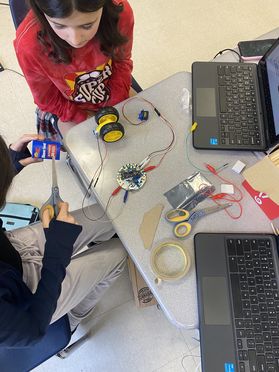 mrsgdy's tweet photo. Amazing time coding and building a car for a “Deforestation” project. Thanks @InkSmith3D for the amazing project ideas. @DPCDSBSchools @StTimothyDPCDSB https://t.co/9bh91nYm9L