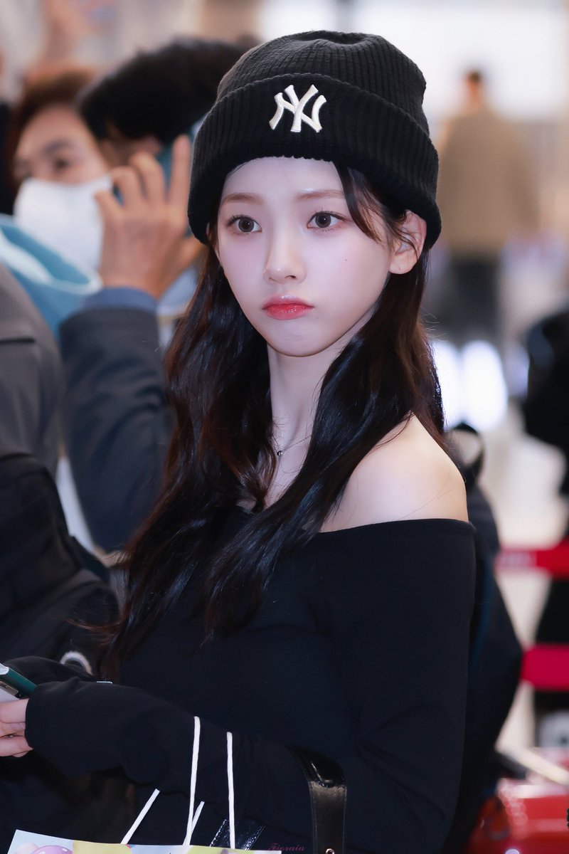 ขณะนี้คาริน่าได้ล้อมไทม์ไลน์ของติ่งเกาหลีไว้หมดแล้วค่ะ