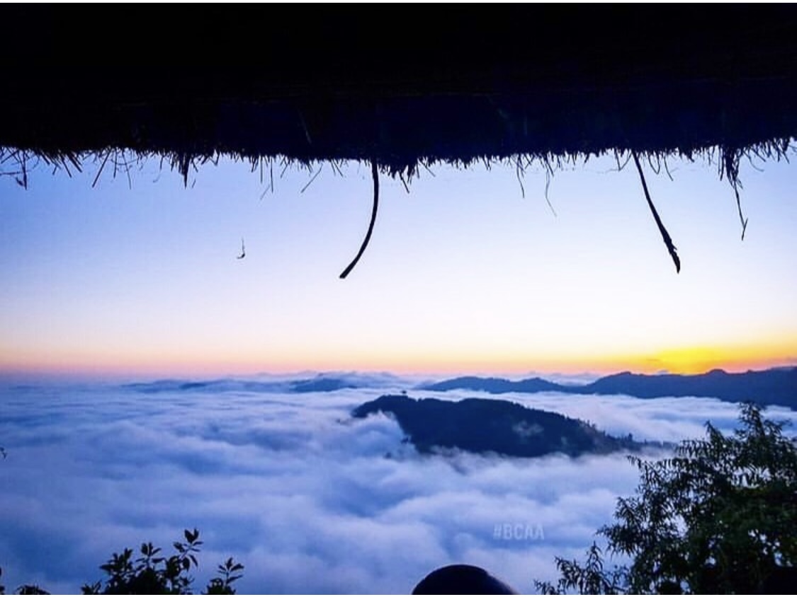 VisitAmhara_'s tweet photo. #Vist_Amhara
The view of the clouds from #Ankober Palace is stunning. It's easy to lose track of time when watching the clouds float by. The cloud's whimsical nature added a lot of interest to the scene. #Shewa #Amhara https://t.co/bhCfIuwIyv