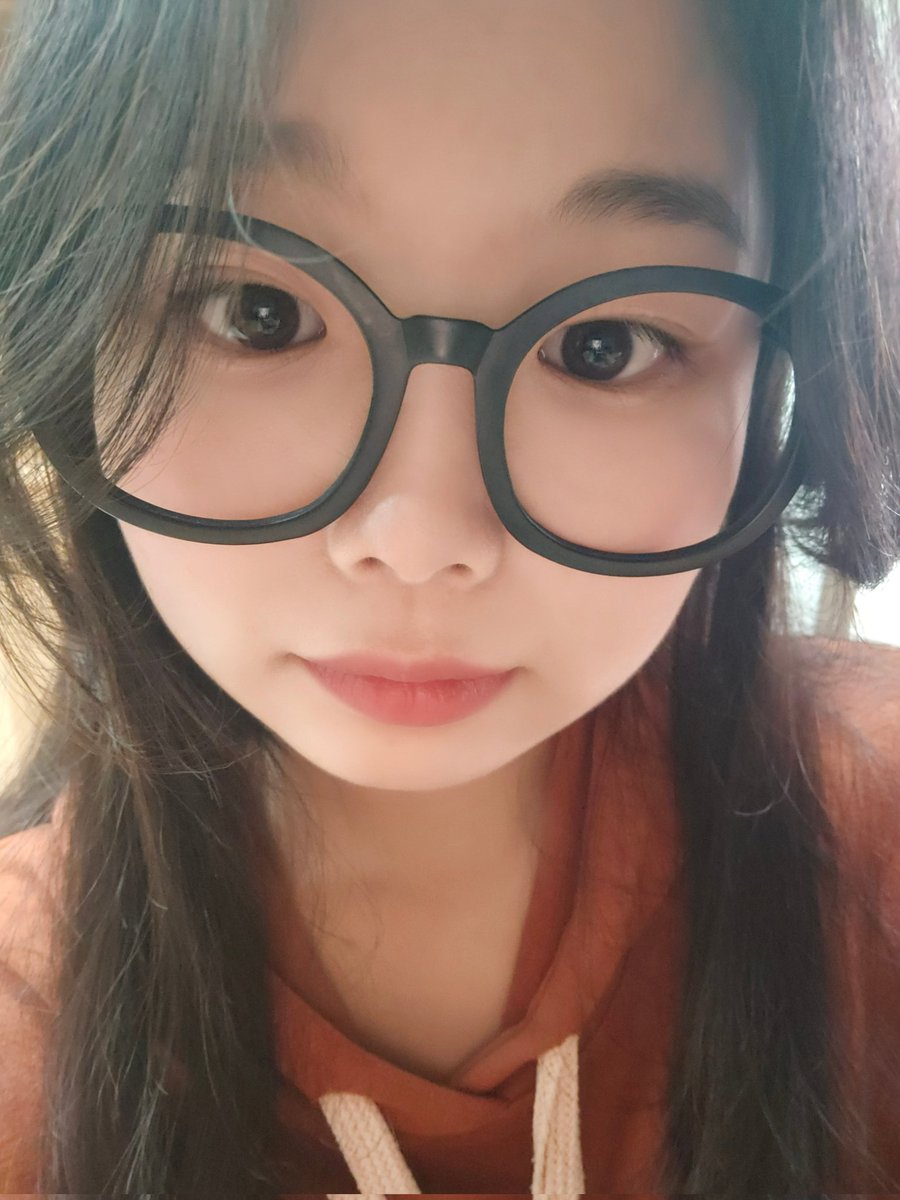 222Gift_'s tweet photo. 如果笨蛋会发光🤓 #四爱 #四爱女攻 #四爱姐姐 https://t.co/R7Msoo60ML