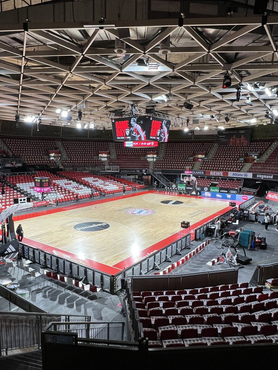KlausTrotter's tweet photo. Here we go 📸
#basketball #EuroLeague #münchen https://t.co/utxXeQK8Su