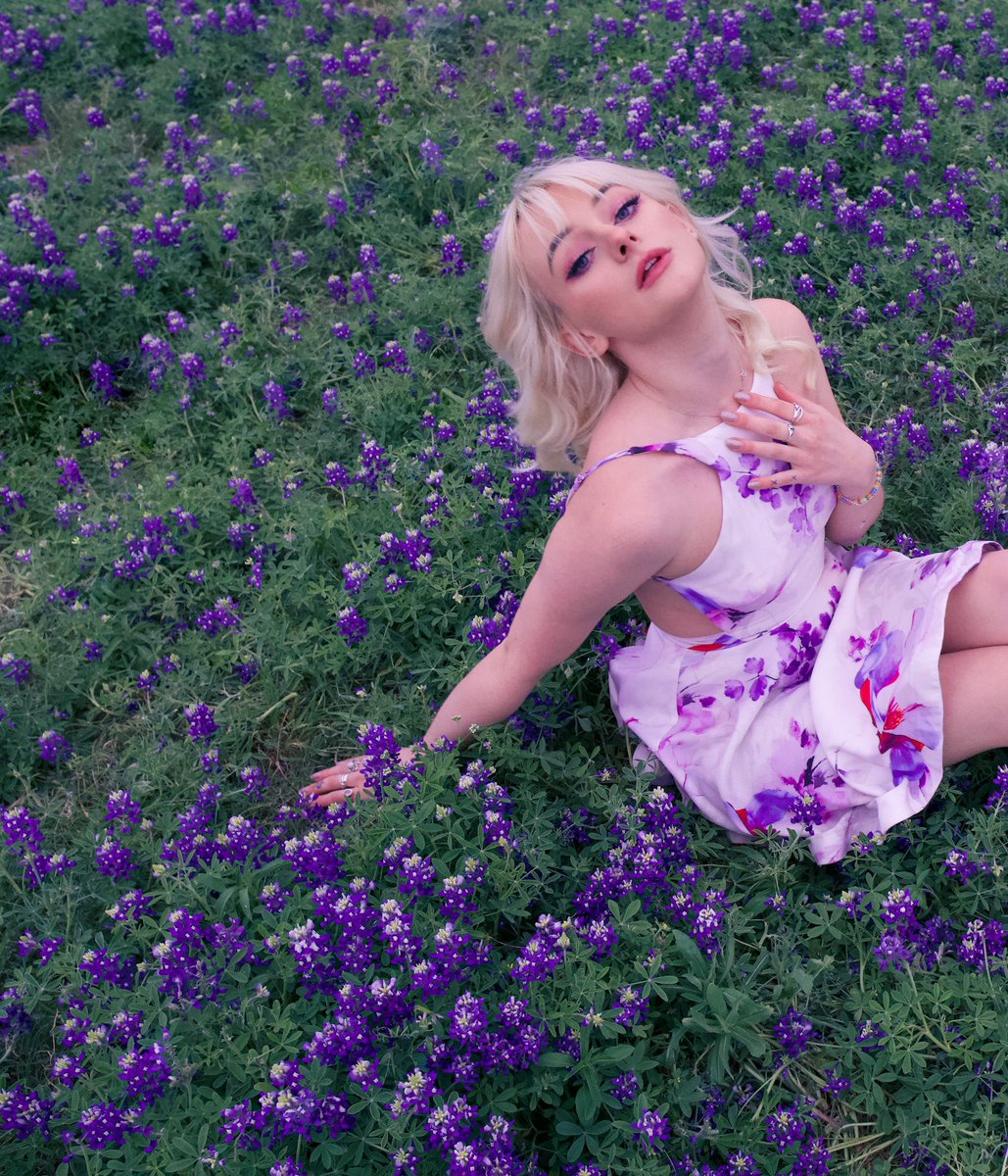 Adrianah Lee on Twitter: “to play someone’s game, or live my own life 🌱”