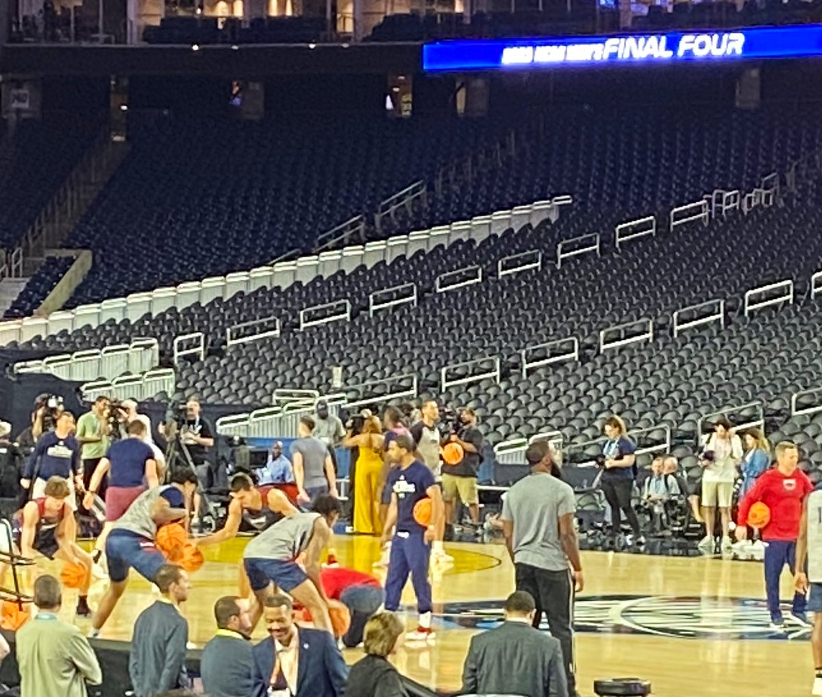 Checking out my guy @FAUCoach_Drew at the Final 4 putting in work with <a href="/FAUMBB/">Florida Atlantic Men's Basketball</a>. Winner wherever he shows up. Living the dream!