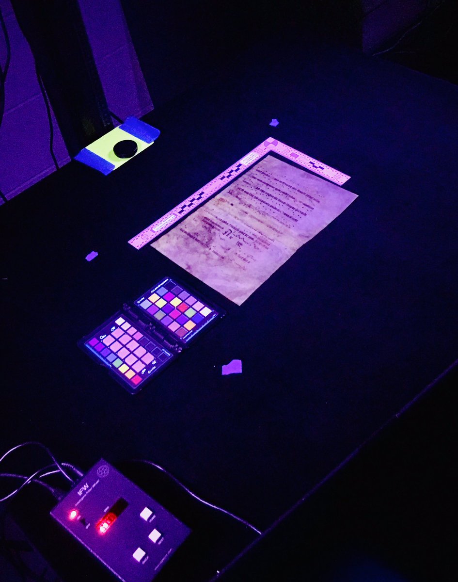 Andreamanx's tweet image. Another great workshop by @nkivilcimyavuz on Ripon Fragments. This time we have explored the potential of Multispectral Imaging (MSI) in #fragmentology with @michabt @RBTothAssociate @TonyFourtoes @LULGalleries #LeedsDigitalExplorations saga continues.