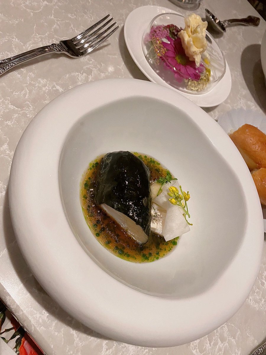 ZachCox25's tweet photo. New York recommended store Huso Caviar Bar https://t.co/bCiYAQphei