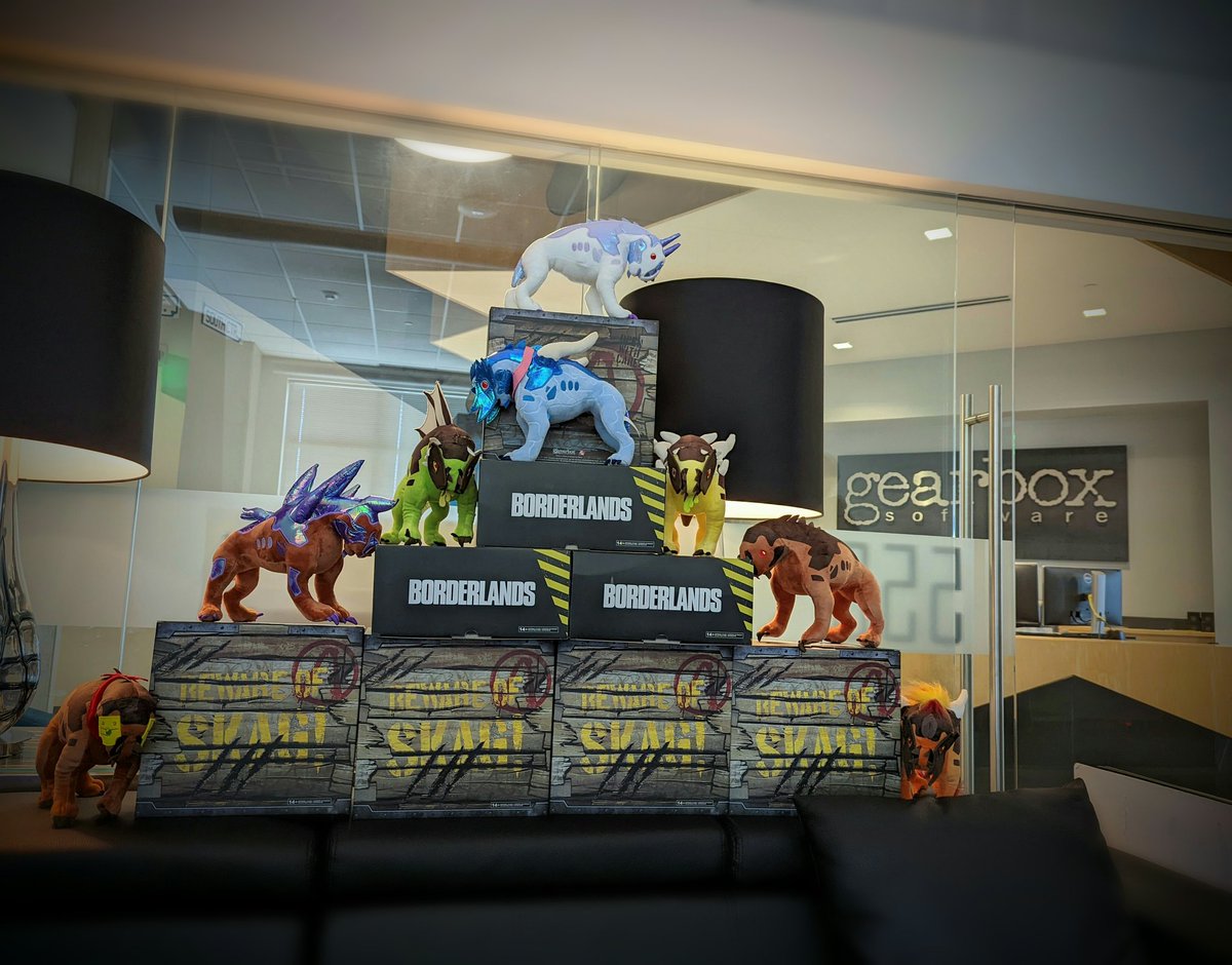 While the boss is away.. we'll just fill his office with skags. (When <a href="/DuvalMagic/">Randy Pitchford</a> looks away for like two seconds...)