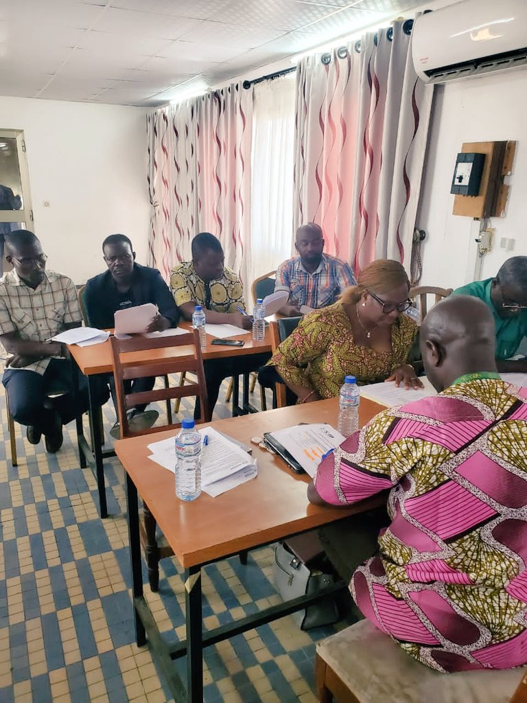 #HappeningNow in Lomé
Animation d'un Team building, afin de définir les valeurs de l'Institut National de la Statistique et des Etudes Économiques et Démographiques du Togo, et d'élaborer sa charte des valeurs professionnelles. 
#AgoraConsulting 
#InventerDemain