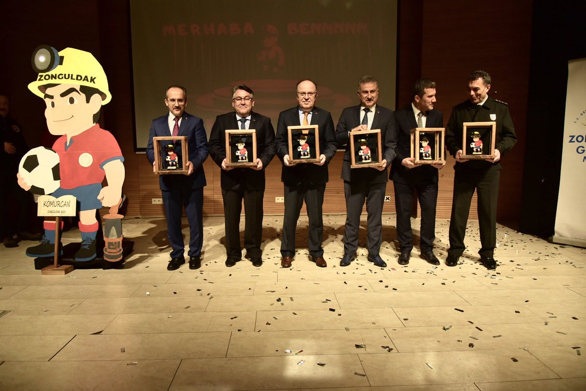 TC_Zonguldak's tweet photo. Vali Mustafa Tutulmaz ilimizde düzenlenecek olan spor müsabakalarına, il dışından gelen sporcu ve konuklara ilimizin tanıtımı amacıyla, ilimizin simgelerini de yansıtan KÖMÜRCAN isimli maskotun lansmanına katıldı. https://t.co/XfIRx00gjq