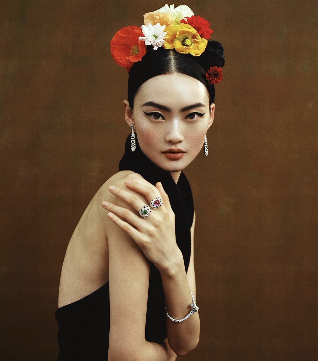 He cong inspired by Frida Kahlo, photos by Leslie zhang.