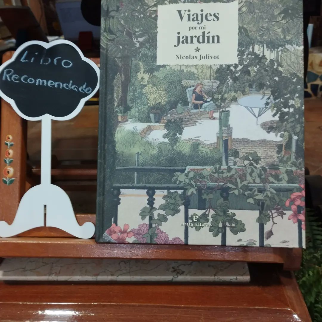 Dos libros completamente diferentes que nos hablan de la vida de un jardín y del significado de las flores, ambos con ilustraciones espectaculares.
📖🌷